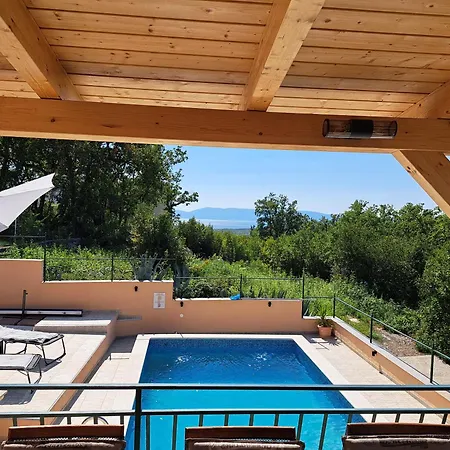 Tijana Villa Omisalj